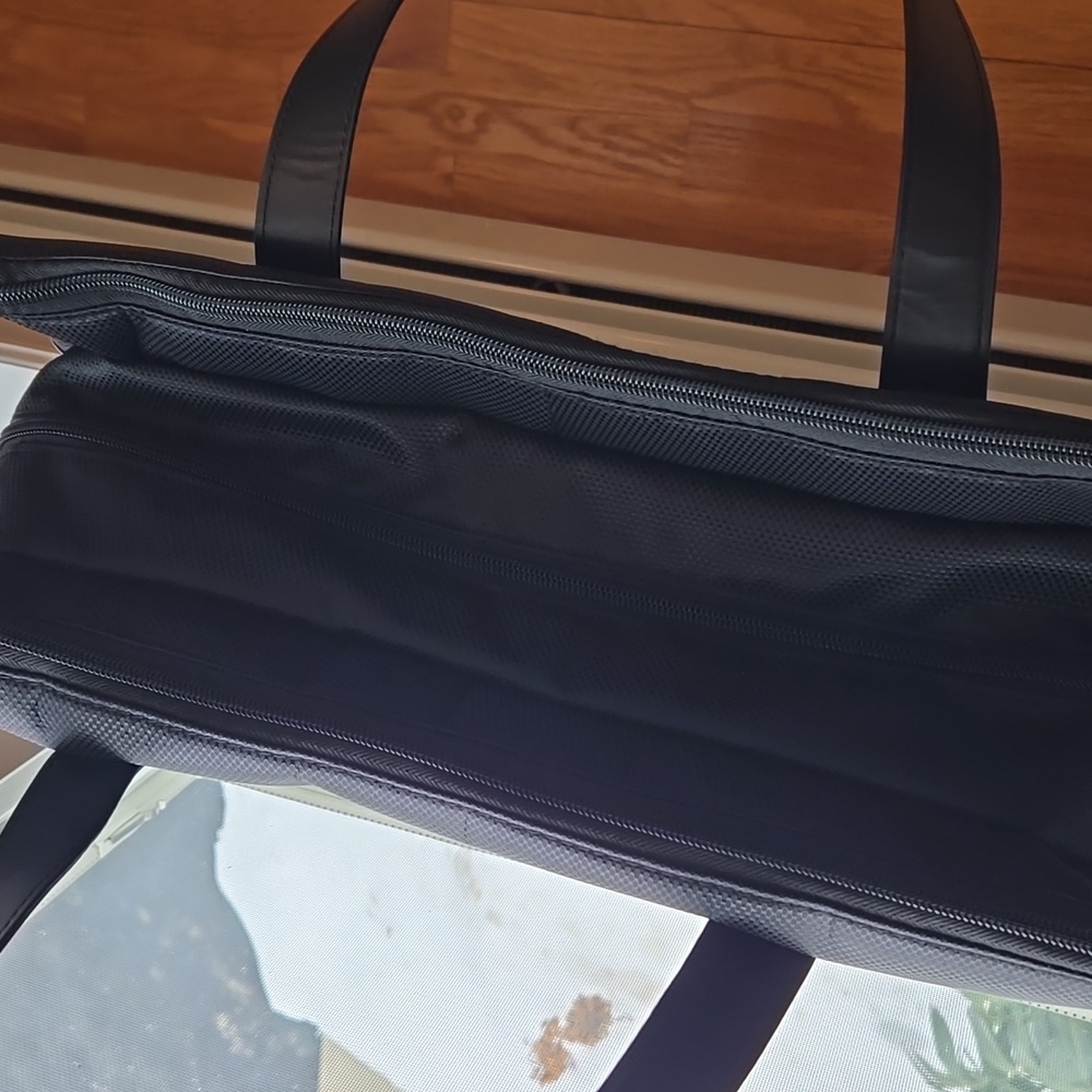 Kenneth Cole Reaction Black Weekender Travel Tote Bag Carry-On - Picture 9 of 16